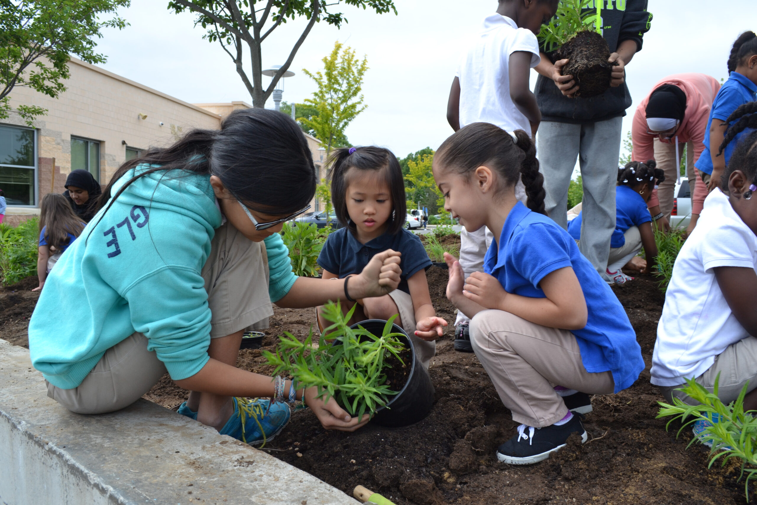 5. Discovery Magnet School 20150605 - 035